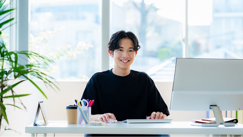 学習や業務に前向きに取り組む未経験の受講者の様子